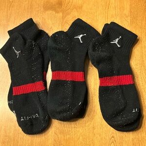 3 pairs of men’s Jordan socks